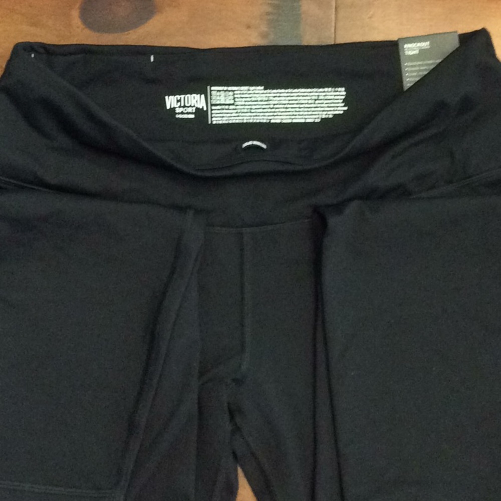 NWT....Knockout Victoria Secret’s Sport Tight